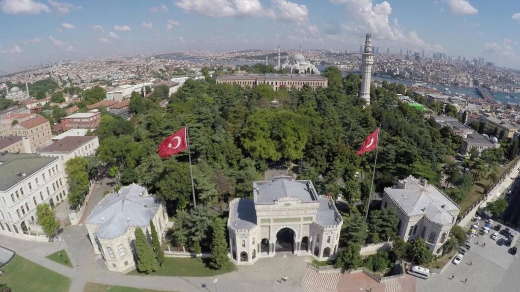 İstanbul Üniversitesi İÜ Burs Veriyor mu?
